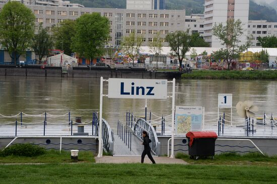World cities. Linz