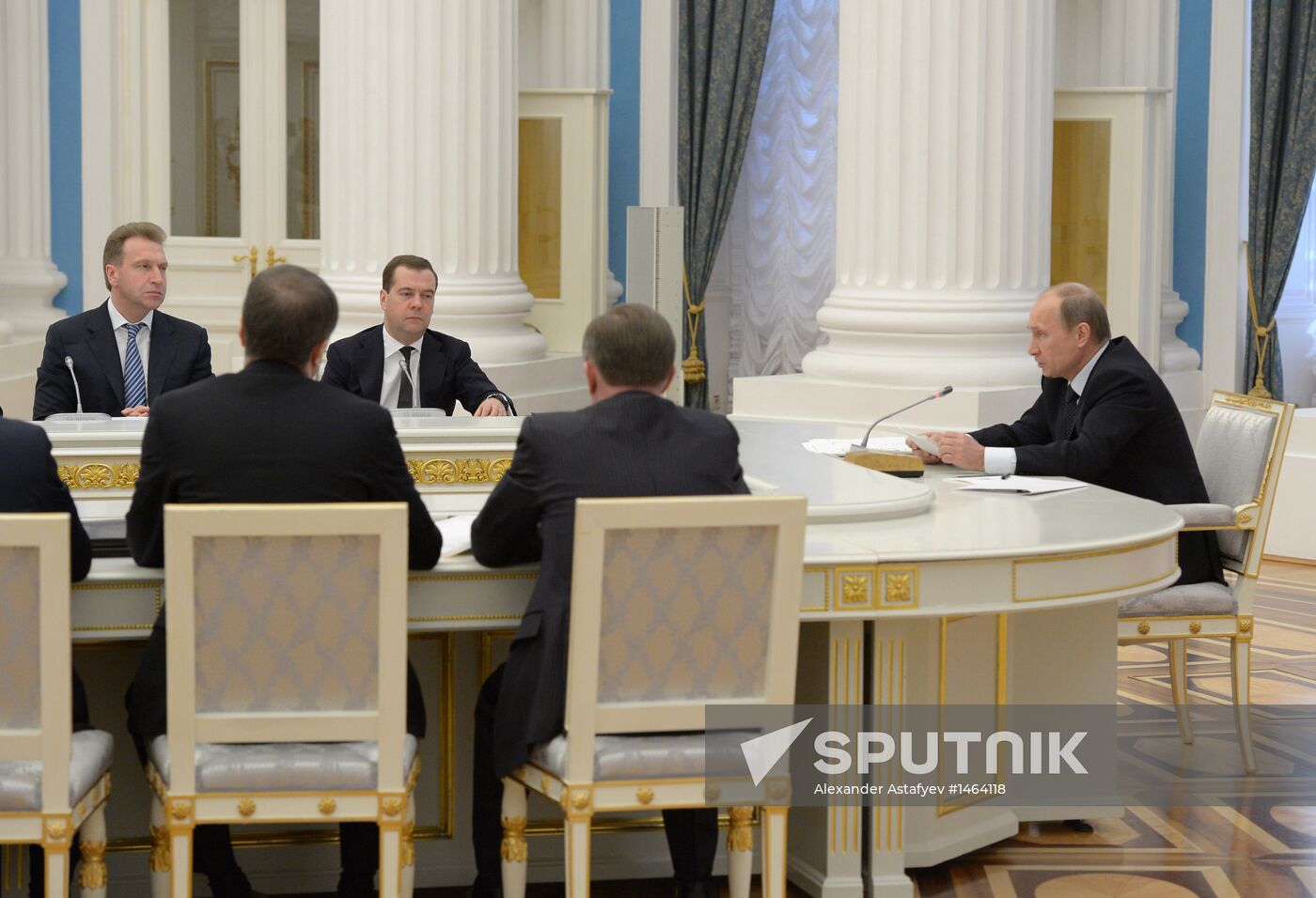 Kremlin meeting on progress in presidential edict implementation