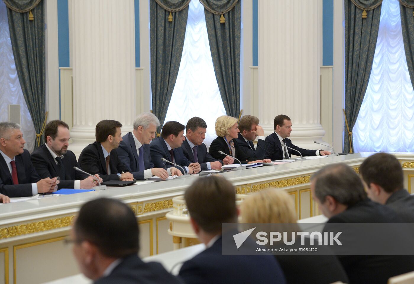 Kremlin meeting on progress in presidential edict implementation