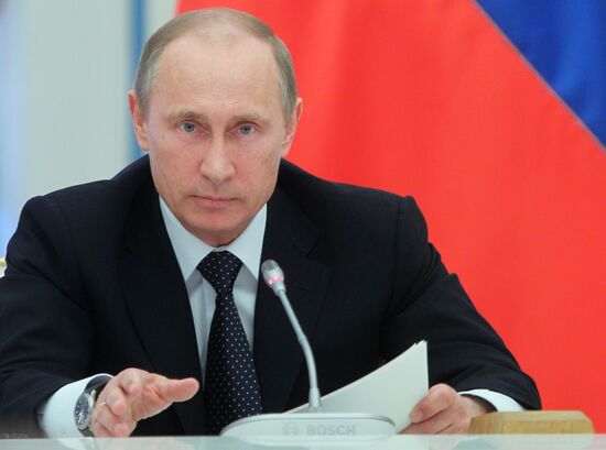 Kremlin meeting on progress in presidential edict implementation