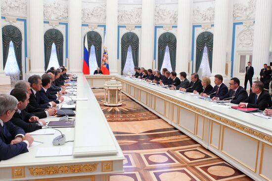 Kremlin meeting on progress in presidential edict implementation
