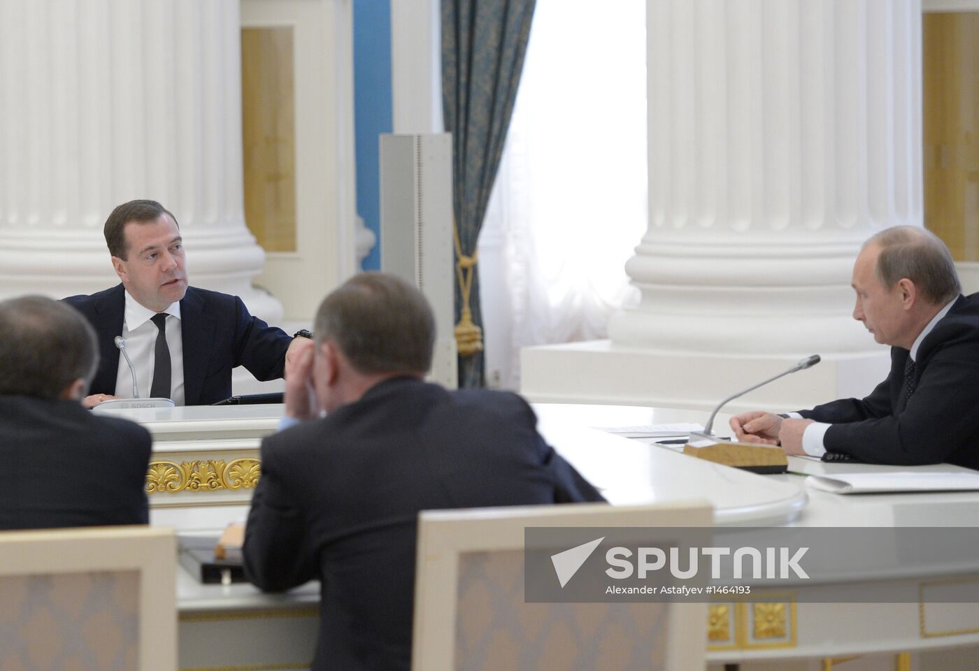 Kremlin meeting on progress in presidential edict implementation