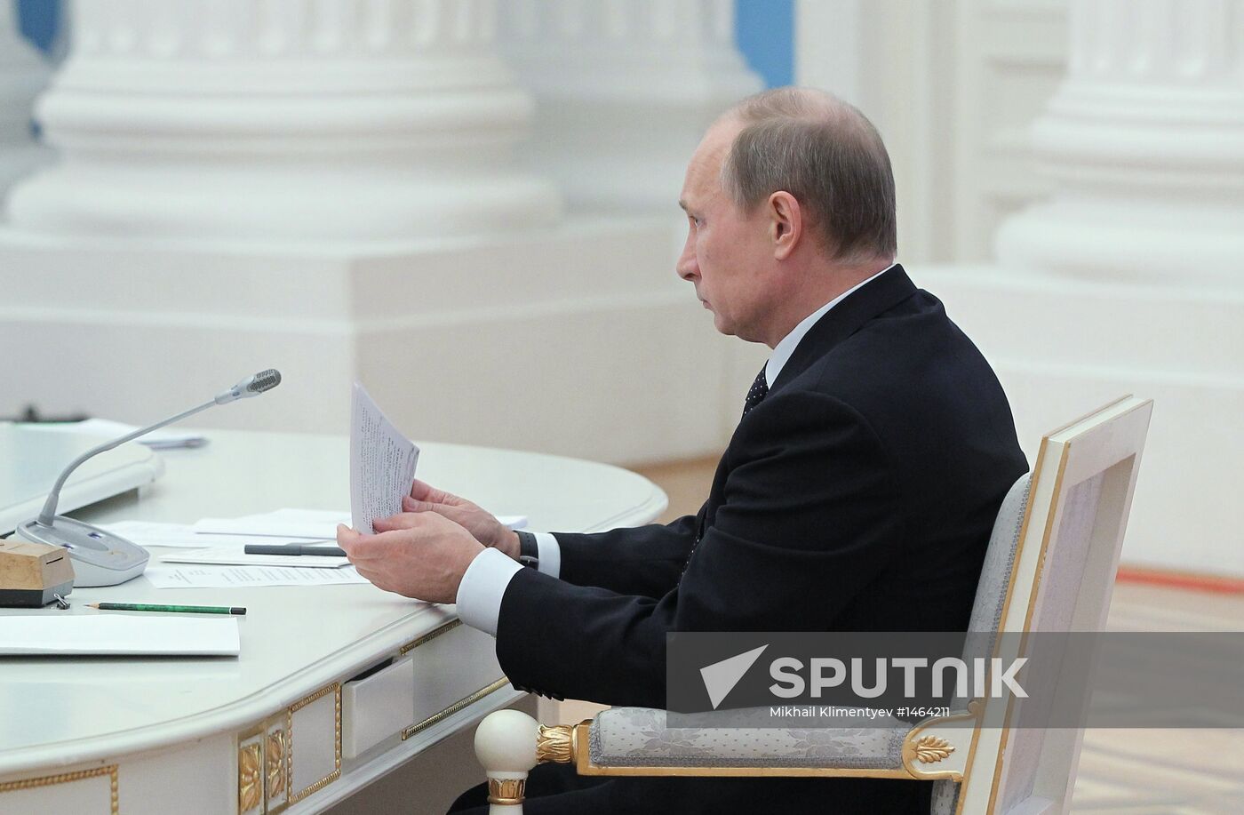 Kremlin meeting on progress in presidential edict implementation