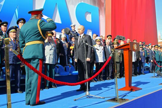 Vladimir Putin attends parade on Red Square