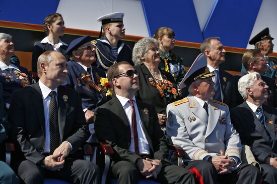 Vladimir Putin attends parade on Red Square