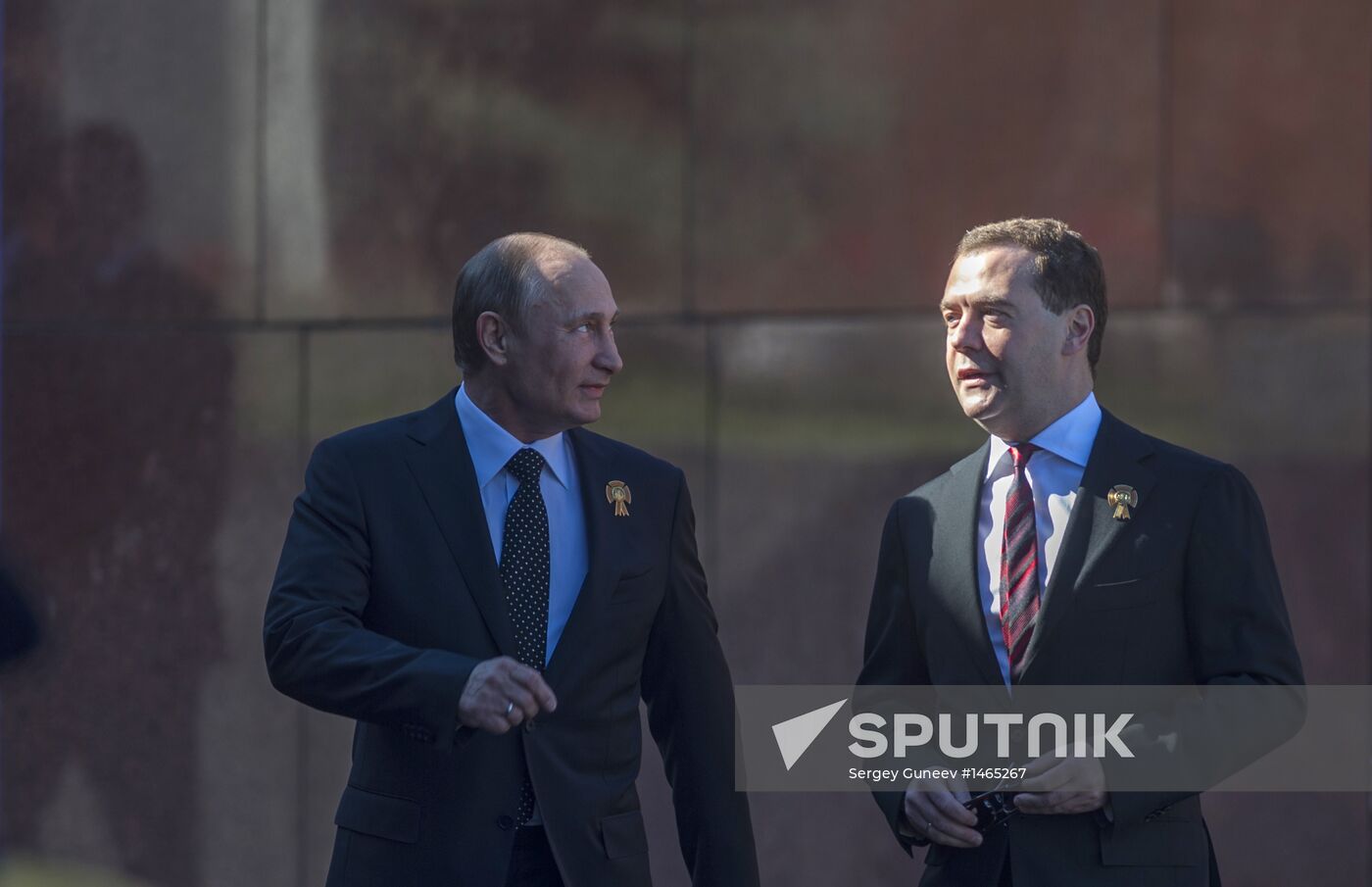 Vladimir Putin attends parade on Red Square