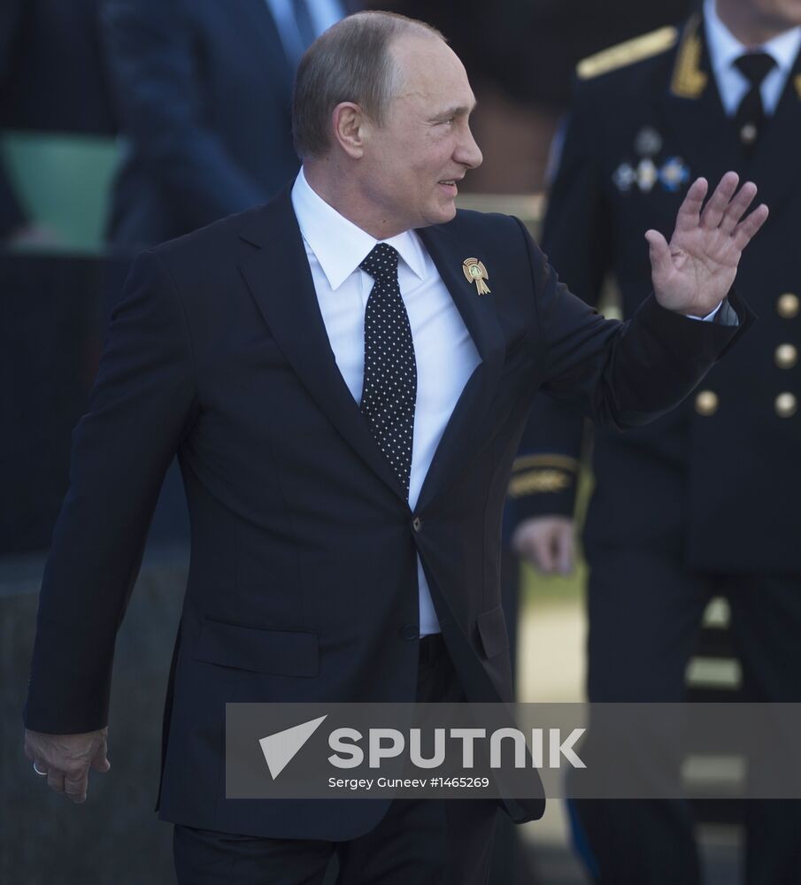 Vladimir Putin attends parade on Red Square