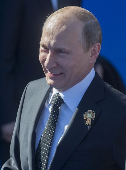 Vladimir Putin attends parade on Red Square