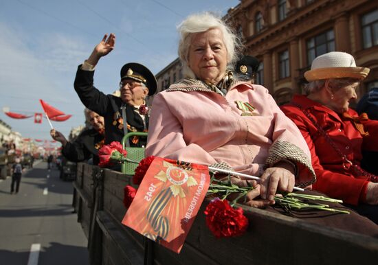 Veterans parade in St Petersburg