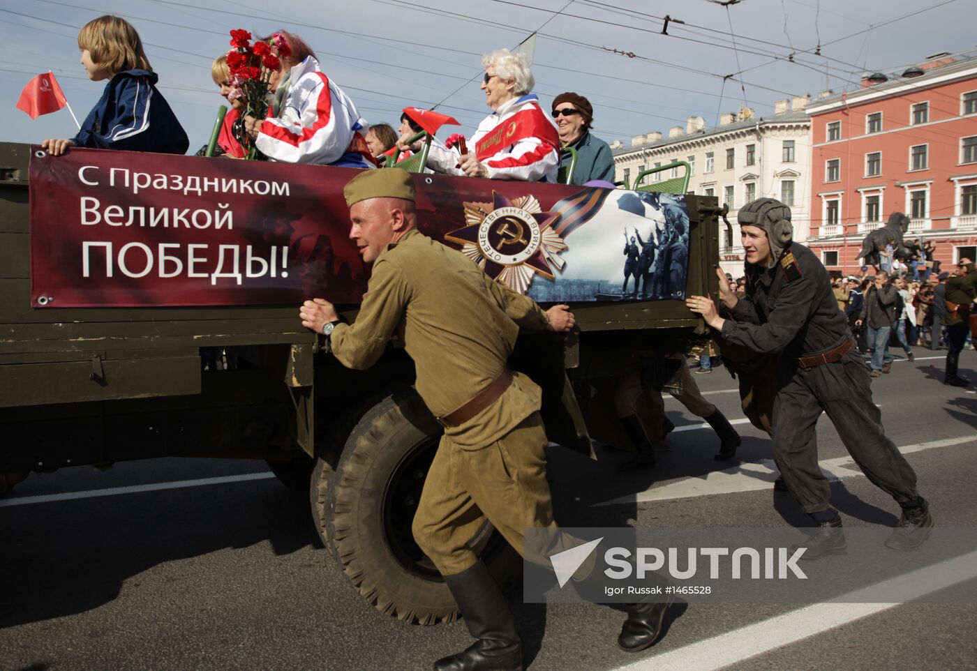 Veterans parade in St Petersburg