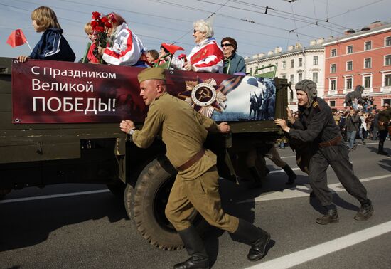 Veterans parade in St Petersburg