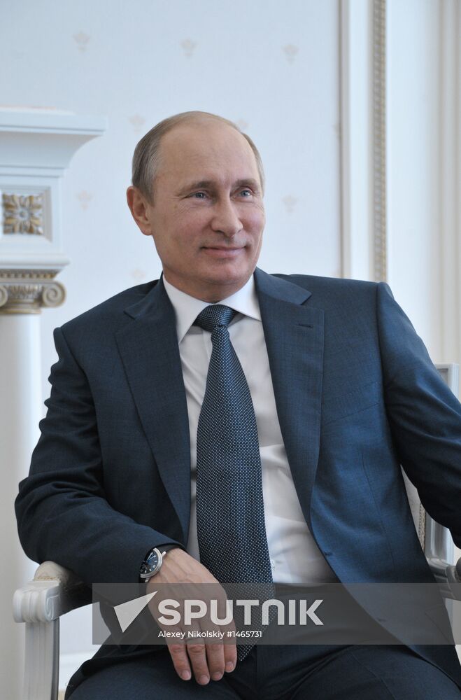 Vladimir Putin meets with David Cameron in Sochi