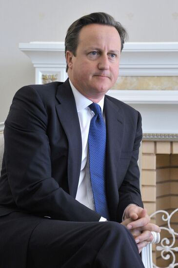 Vladimir Putin meets with David Cameron in Sochi