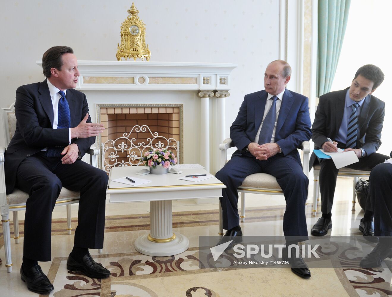 Vladimir Putin meets with David Cameron in Sochi