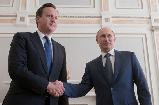 Vladimir Putin meets with David Cameron in Sochi