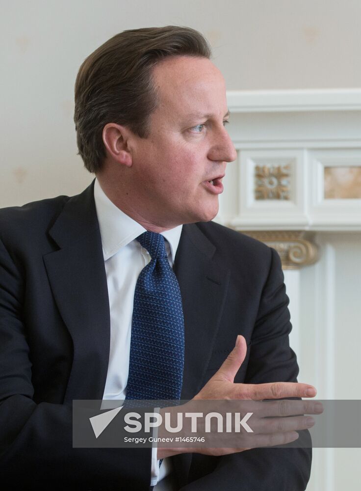Vladimir Putin meets with David Cameron in Sochi