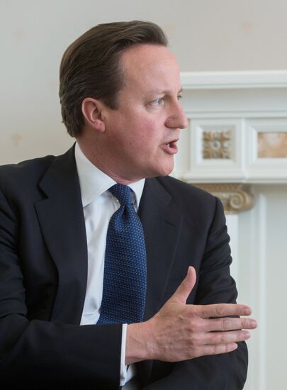 Vladimir Putin meets with David Cameron in Sochi