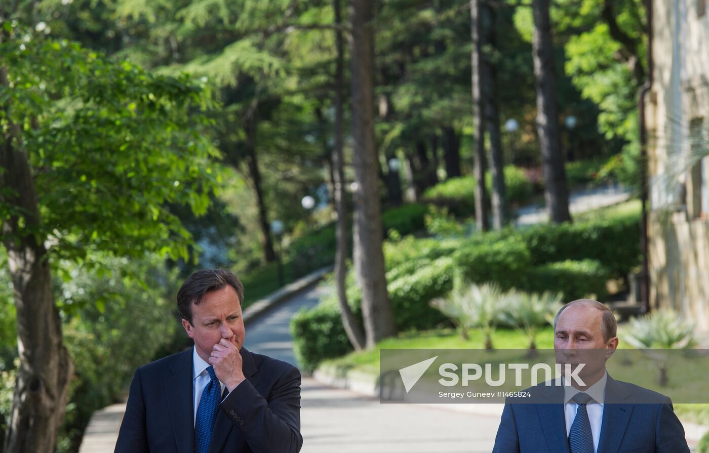 Vladimir Putin meets with David Cameron in Sochi