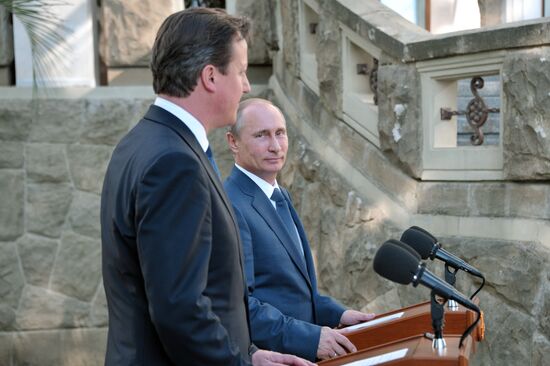 Vladimir Putin meets with David Cameron in Sochi
