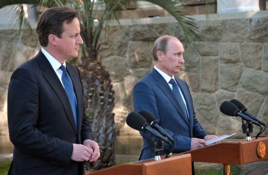 Vladimir Putin meets with David Cameron in Sochi
