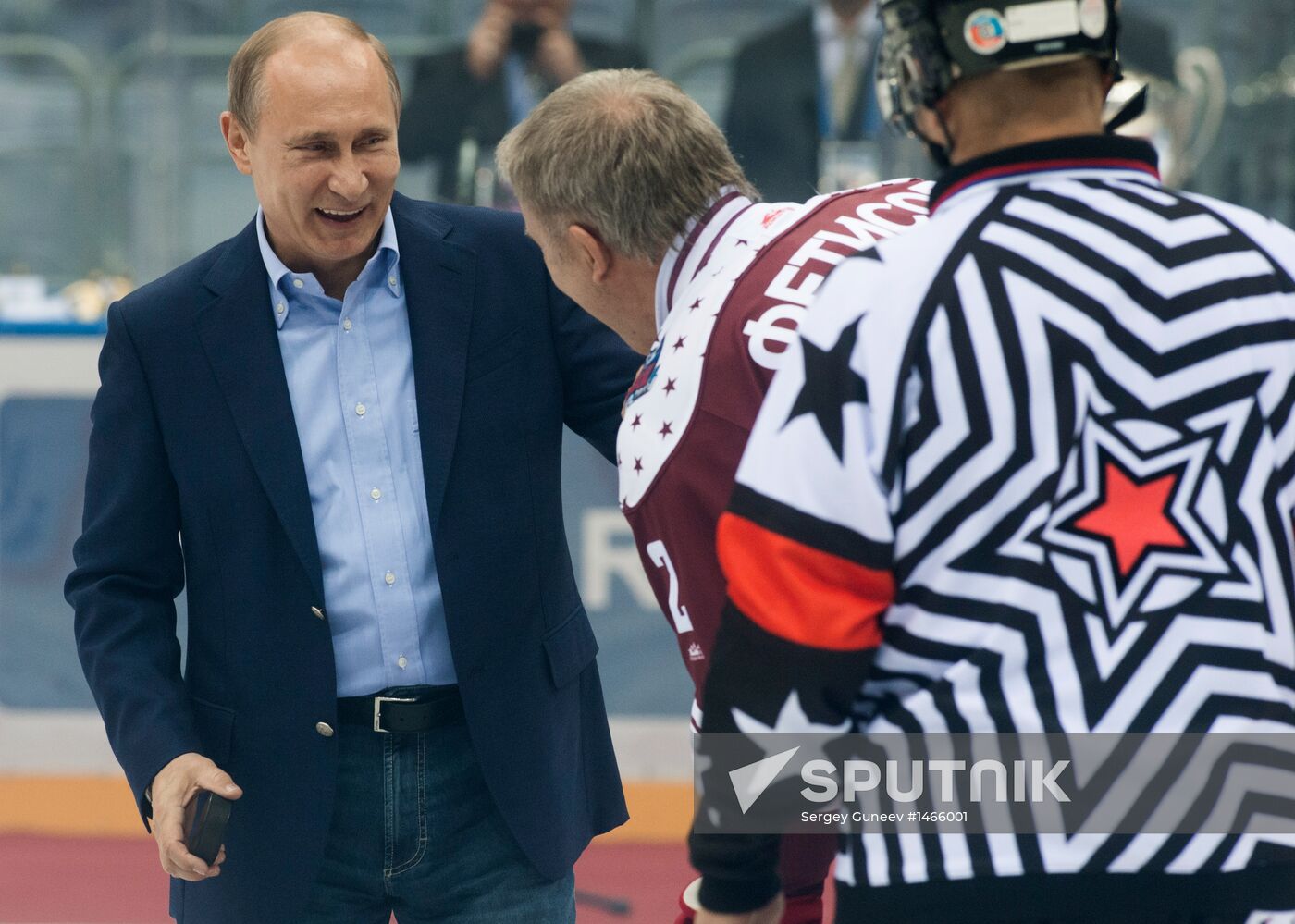 Vladimir Putin at gala amateur hockey match in Sochi