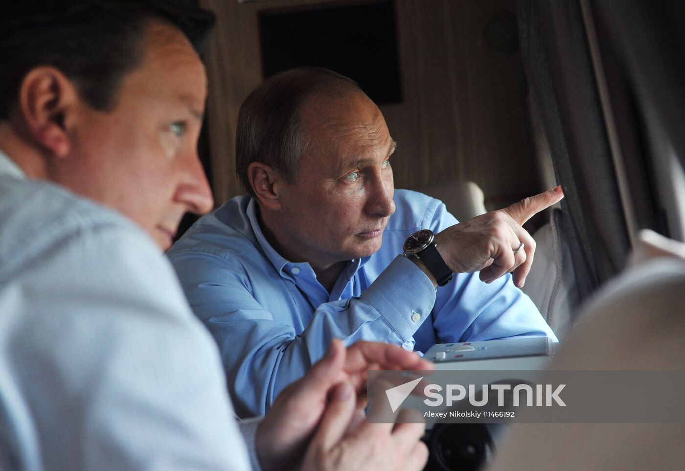 David Cameron and Vladimir Putin view Olympic venues