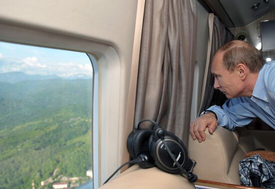 David Cameron and Vladimir Putin view Olympic venues