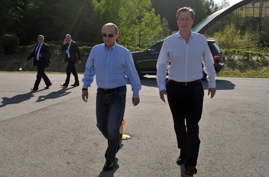 David Cameron and Vladimir Putin view Olympic venues