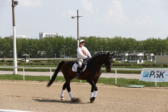 Summer racing season opens at Central Moscow Hippodrome