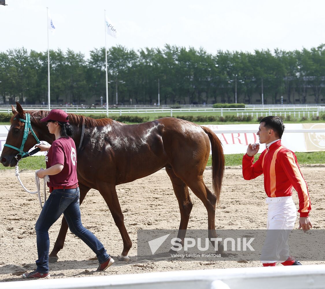 Summer racing season opens at Central Moscow Hippodrome