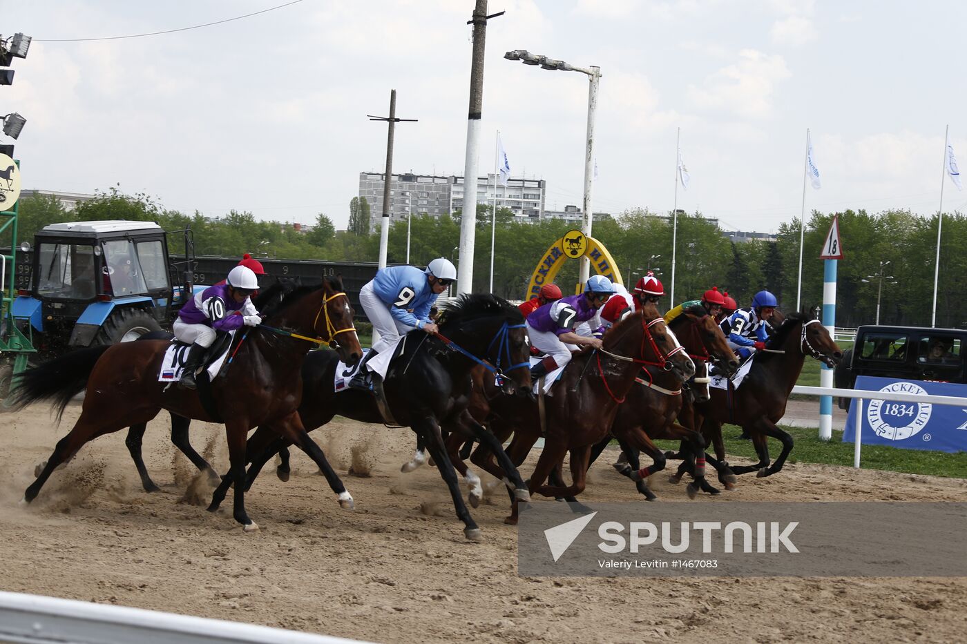 Summer racing season opens at Central Moscow Hippodrome