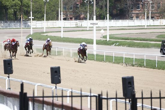 Summer racing season opens at Central Moscow Hippodrome