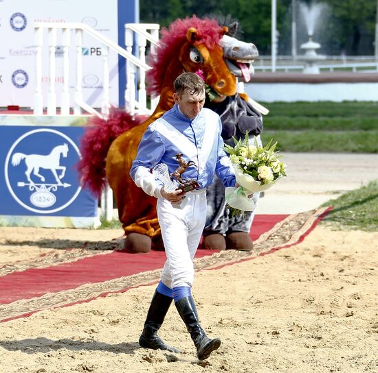 Summer racing season opens at Central Moscow Hippodrome