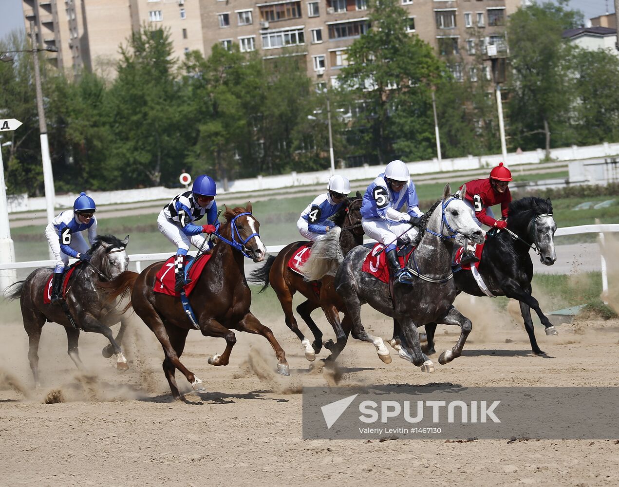 Summer racing season opens at Central Moscow Hippodrome