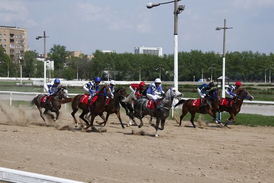 Summer racing season opens at Central Moscow Hippodrome