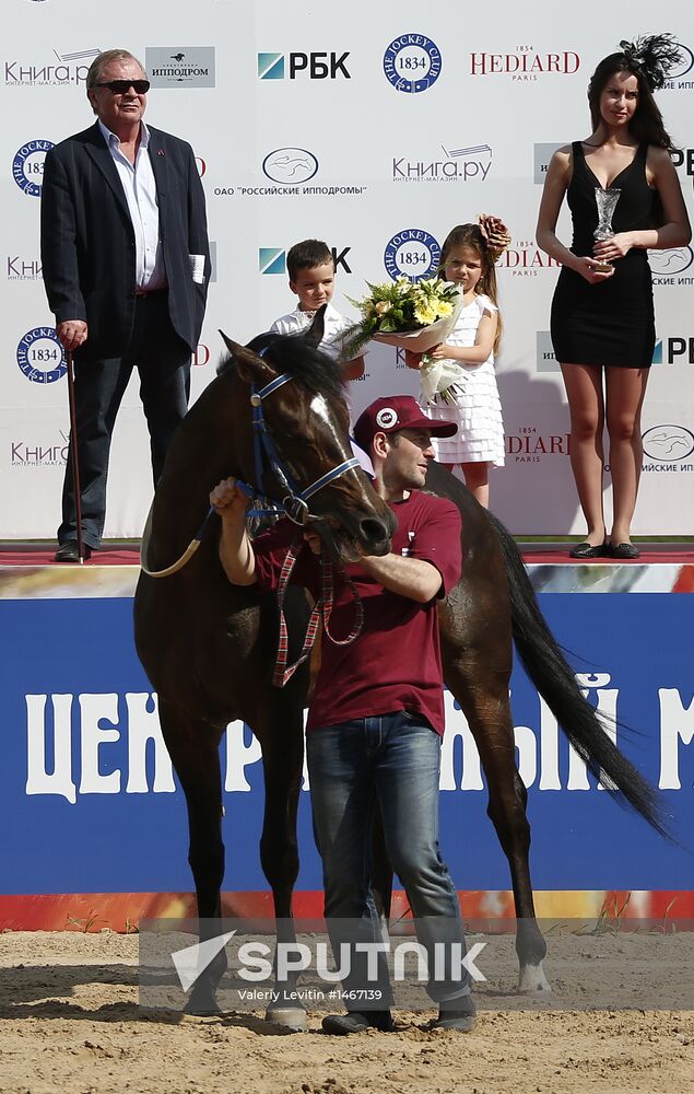 Summer racing season opens at Central Moscow Hippodrome