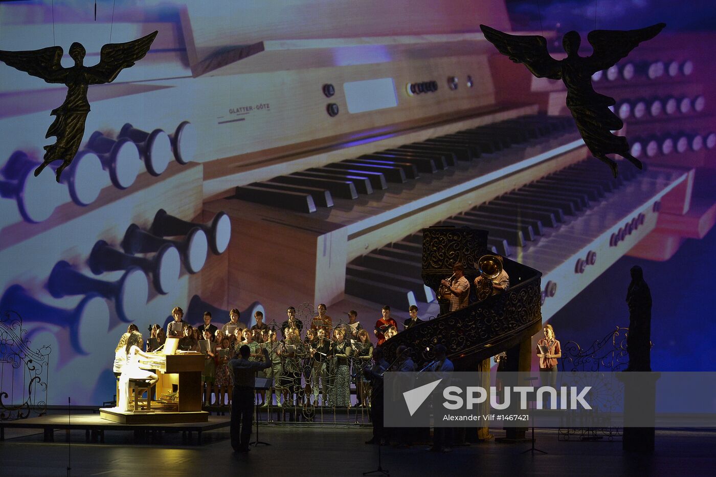 Rehearsal for Bolshoi Theatre organ presentation concert