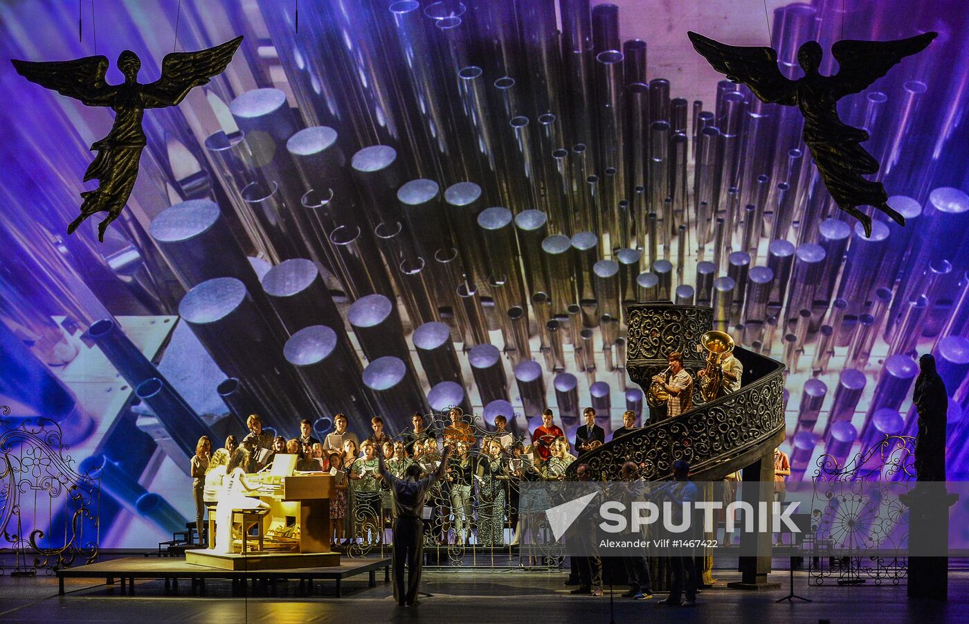 Rehearsal for Bolshoi Theatre organ presentation concert
