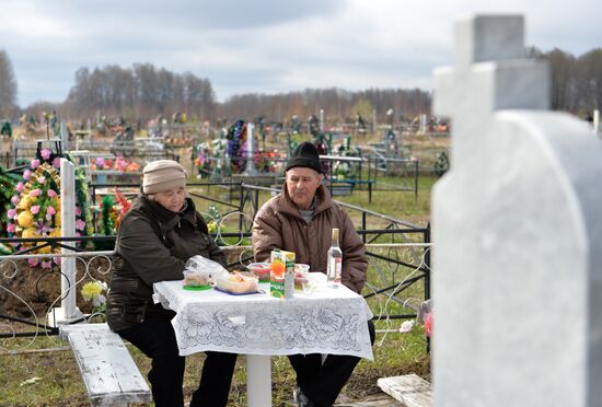 Visiting cemetery on Radonitsa Day
