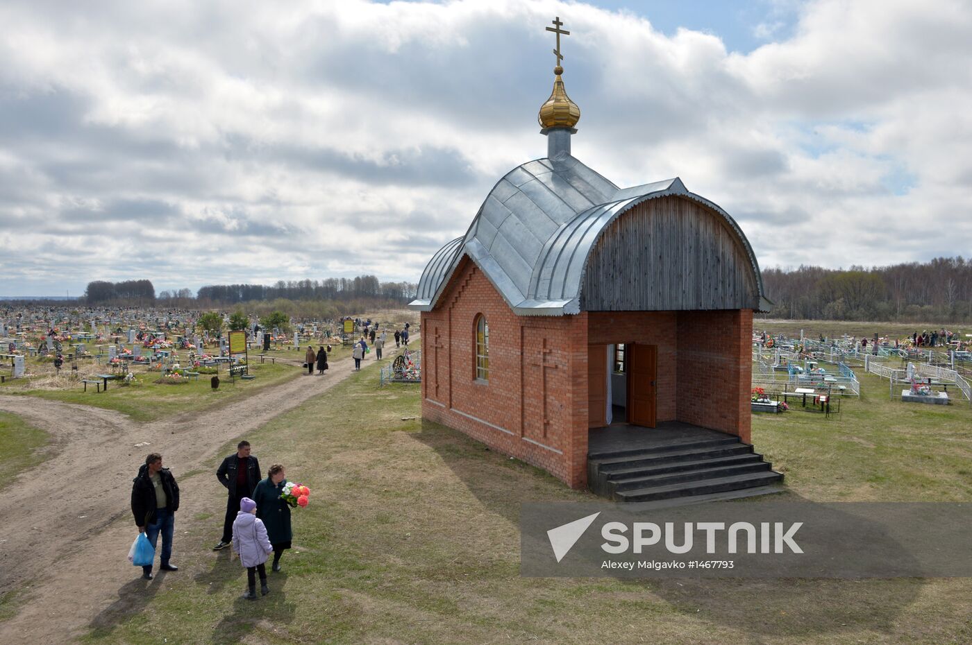 Visiting cemetery on Radonitsa Day