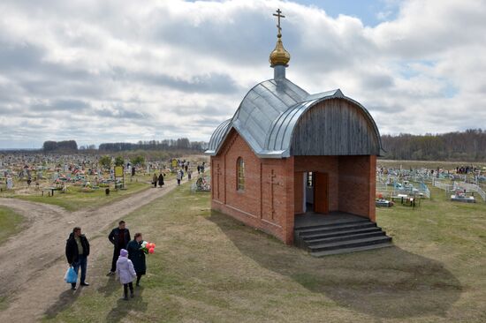 Visiting cemetery on Radonitsa Day