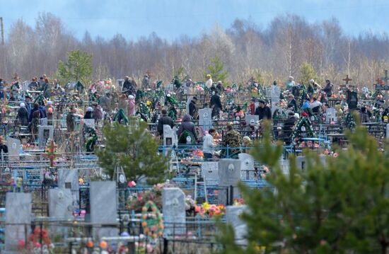 Visiting cemetery on Radonitsa Day