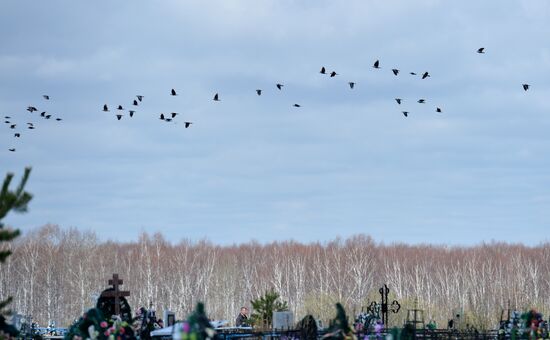 Visiting cemetery on Radonitsa Day