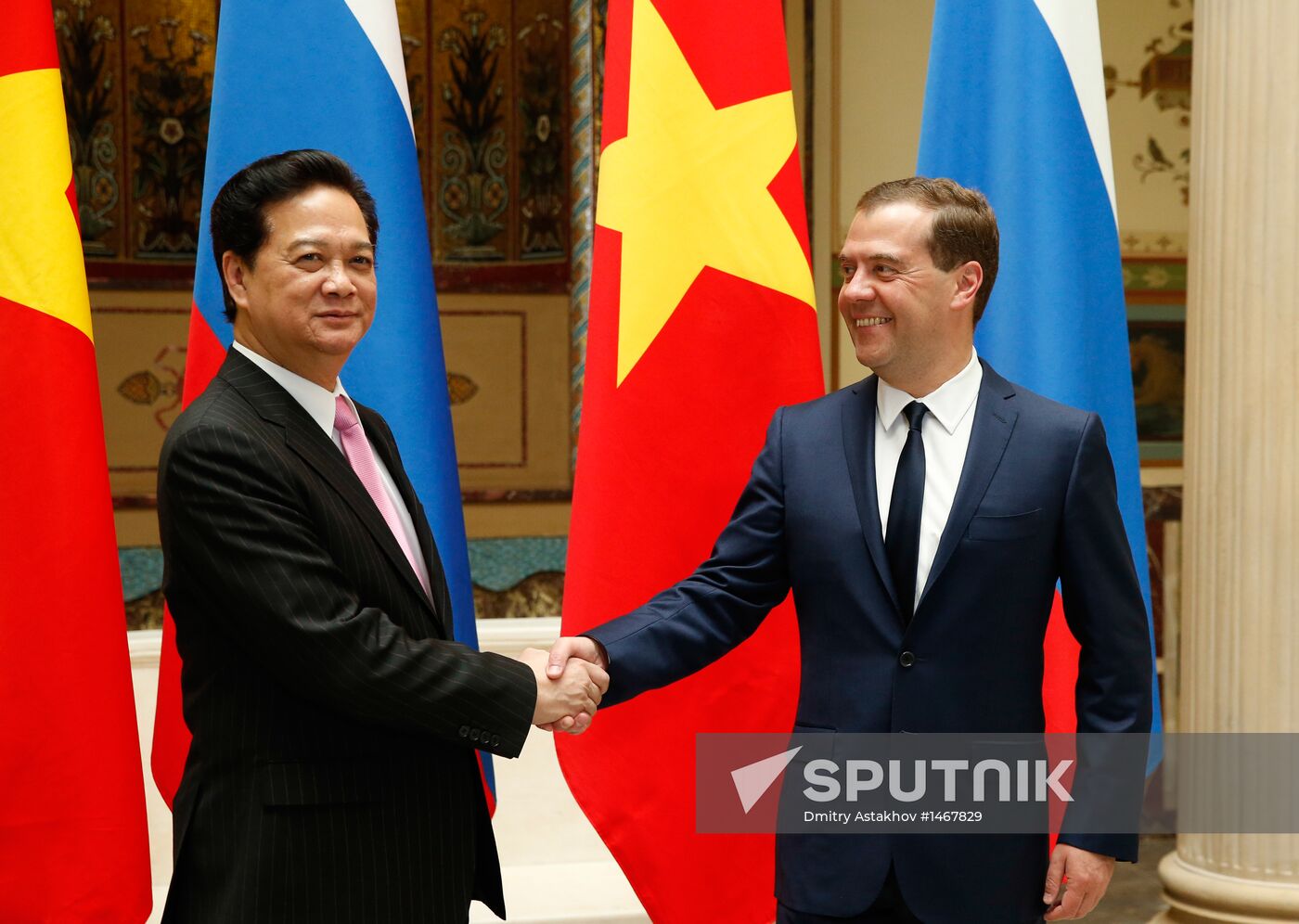 Dmitry Mevedev has talks with Nguyen Tan Dung