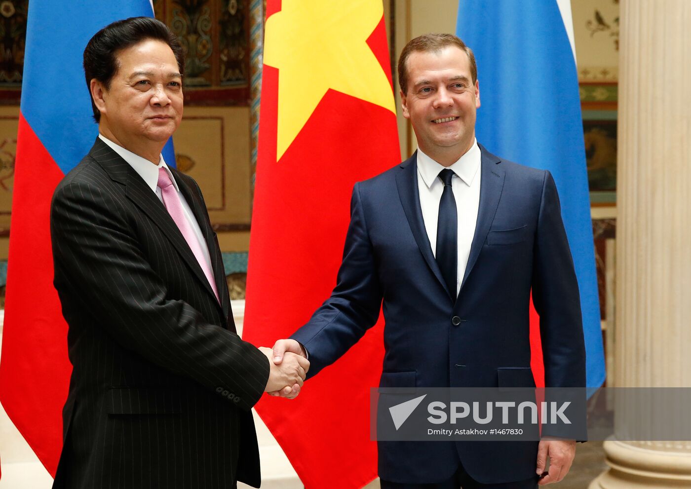 Dmitry Mevedev has talks with Nguyen Tan Dung
