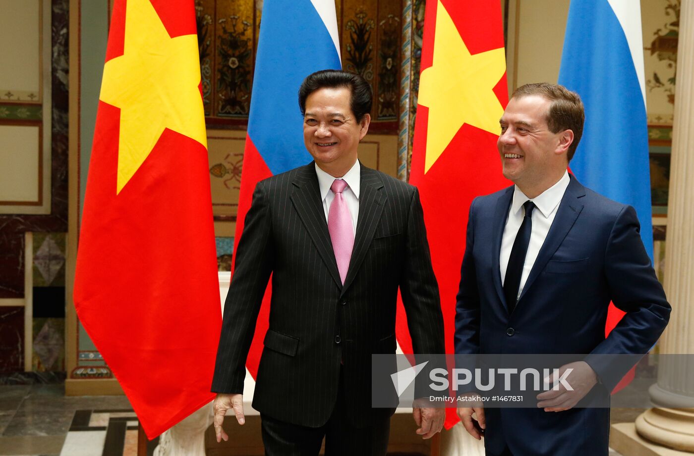 Dmitry Mevedev has talks with Nguyen Tan Dung