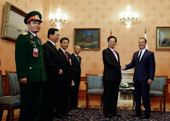 Dmitry Mevedev has talks with Nguyen Tan Dung