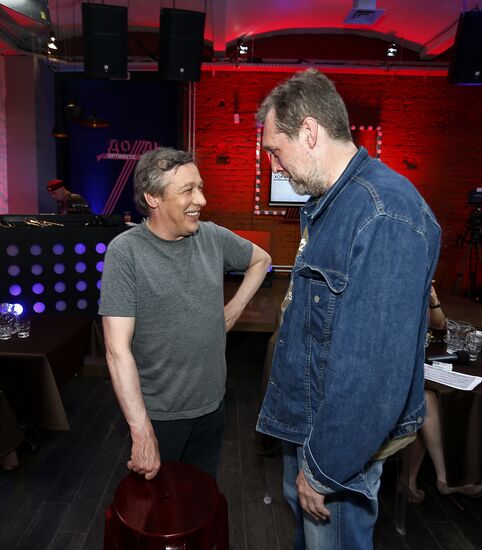 Live broadcast of Fair Gentleman newsical