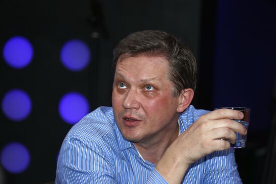 Live broadcast of Fair Gentleman newsical