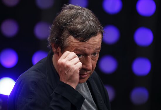 Live broadcast of Fair Gentleman newsical